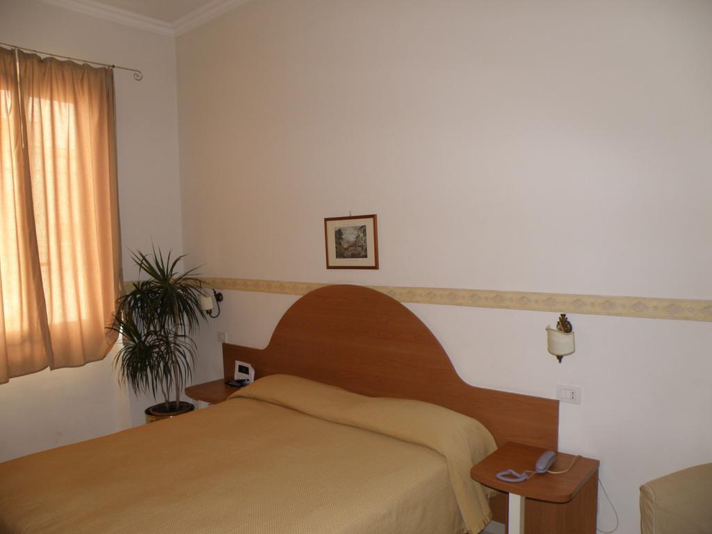 Hotel Primus Roma Cameră foto